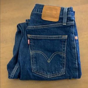 Levi’s Premium Ribcage Straight 28